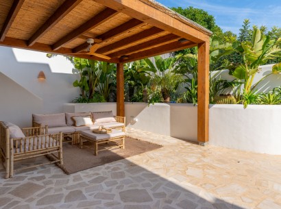 Sale - Villa -
Moraira