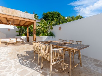 Sale - Villa -
Moraira