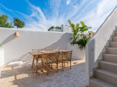 Sale - Villa -
Moraira