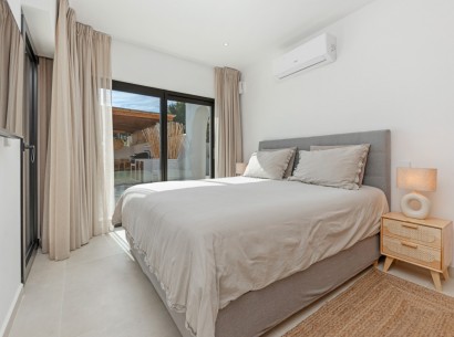 Sale - Villa -
Moraira