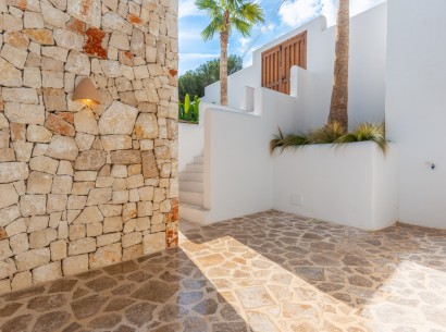 Sale - Villa -
Moraira