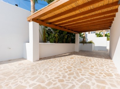 Sale - Villa -
Moraira