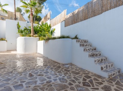 Sale - Villa -
Moraira