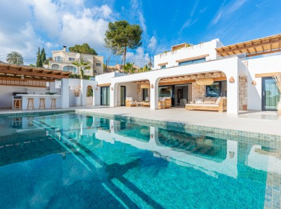 Sale - Villa -
Moraira