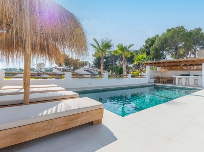 Sale - Villa -
Moraira