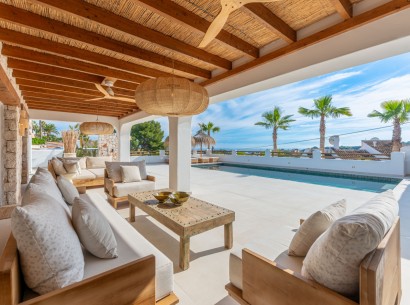 Sale - Villa -
Moraira