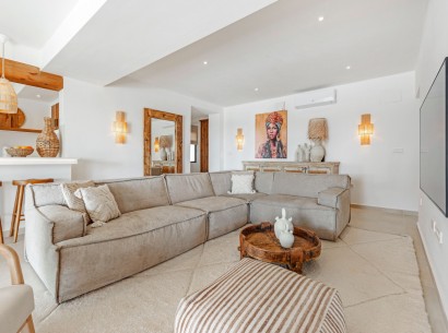 Sale - Villa -
Moraira