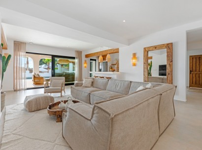 Sale - Villa -
Moraira