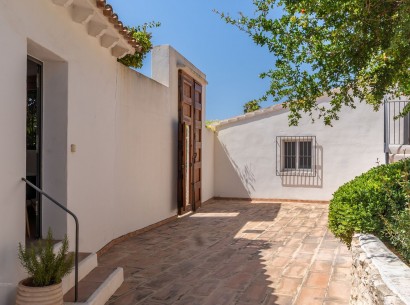 Venta - Villa -
Benissa