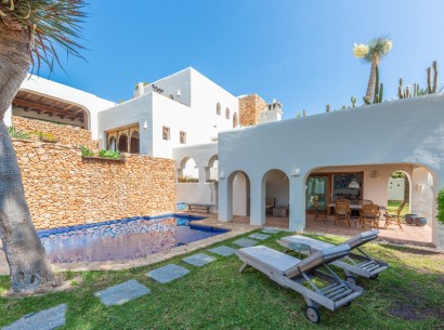 Sale - Luxury Villa -
Moraira - Portet