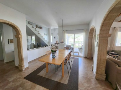 Resale - Villa -
Moraira
