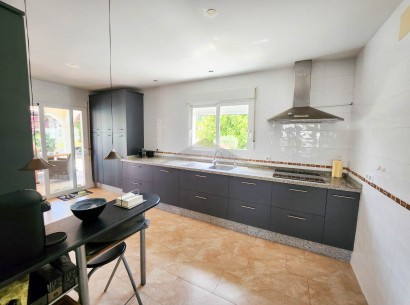 Resale - Villa -
Moraira