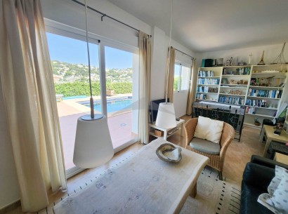 Resale - Villa -
Moraira