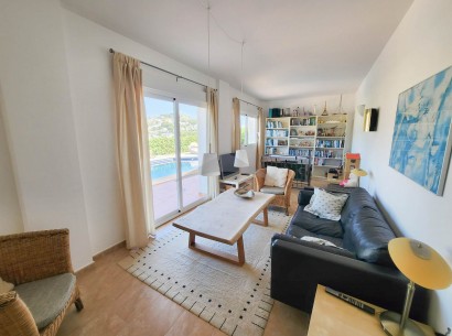 Resale - Villa -
Moraira