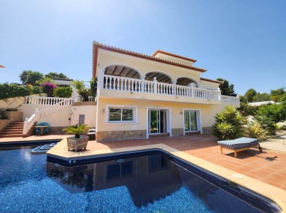 Resale - Villa -
Moraira