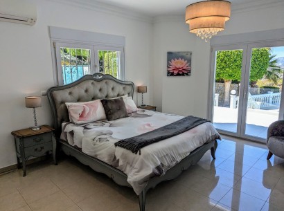 Sale - Villa -
Moraira - Arnella