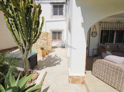 Revente - Villa -
Moraira - Benimeit