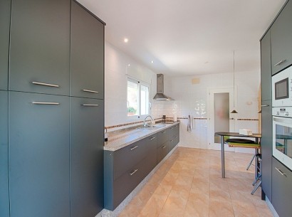 Resale - Villa -
Moraira - Sabatera