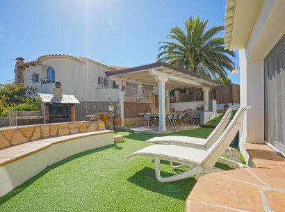 Resale - Villa -
Calpe - Canuta