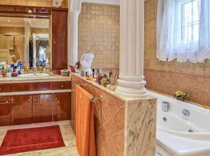 Resale - Villa -
Calpe - Partida Maryvilla