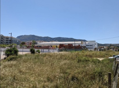 Revente - Building plot -
Denia - Center