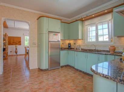 Resale - Villa -
Calpe - Partida La Calalga