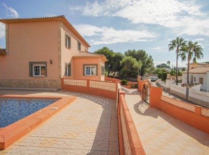 Resale - Villa -
Calpe - Partida La Calalga