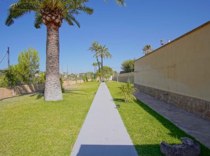 Resale - Villa -
Benissa - Fustera