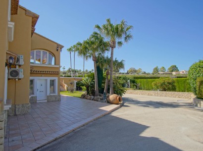 Resale - Villa -
Benissa - Fustera