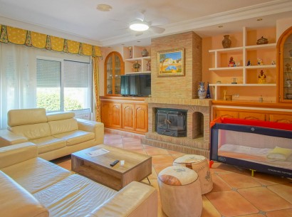 Resale - Villa -
Benissa - Fustera