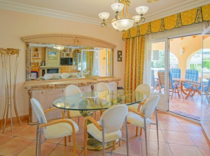 Resale - Villa -
Benissa - Fustera