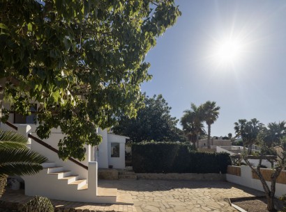 Sale - Villa -
Jávea - Tosalet