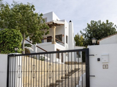Sale - Villa -
Jávea - Tosalet