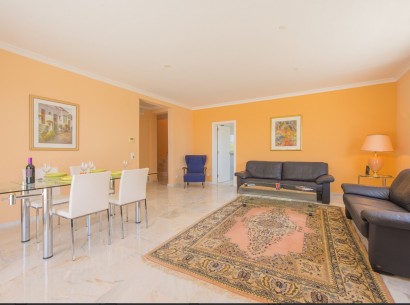 Resale - Villa -
Calpe - Oltamar