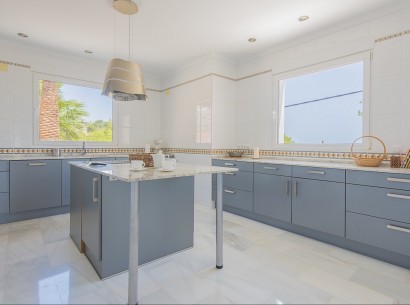 Resale - Villa -
Calpe - Oltamar