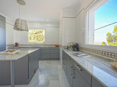 Resale - Villa -
Calpe - Oltamar