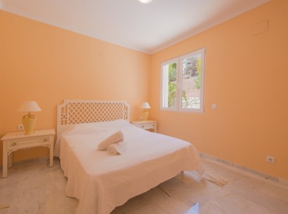 Resale - Villa -
Calpe - Oltamar