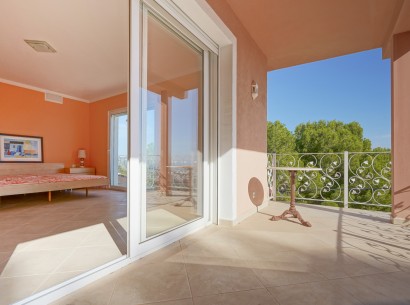 Resale - Villa -
Calpe - Oltamar