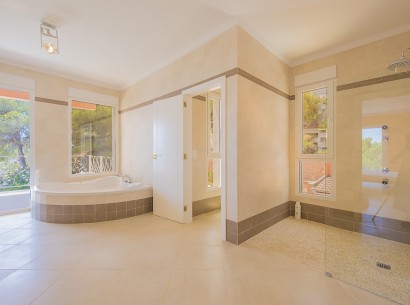 Resale - Villa -
Calpe - Oltamar