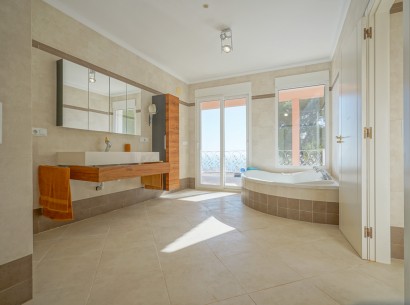 Resale - Villa -
Calpe - Oltamar
