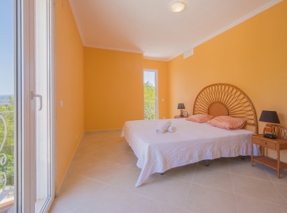 Resale - Villa -
Calpe - Oltamar