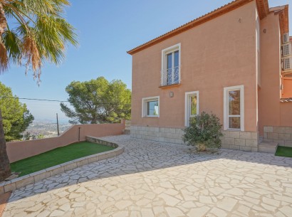 Resale - Villa -
Calpe - Oltamar