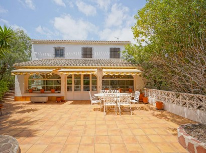 Sale - Villa -
Jávea - Tarraula