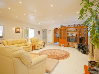 Sale - Villa -
Jávea - Tarraula