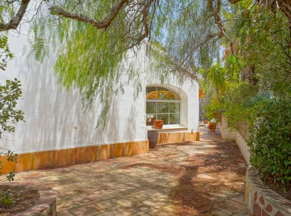 Sale - Villa -
Jávea - Tarraula