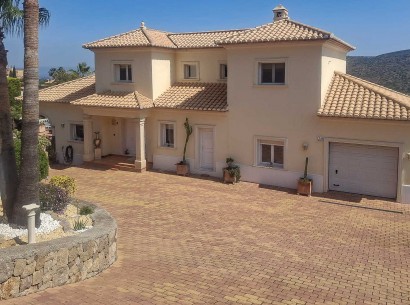 Sale - Villa -
Pedreguer - La Sella