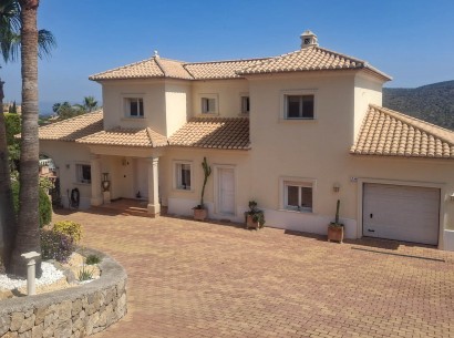 Sale - Villa -
Pedreguer - La Sella