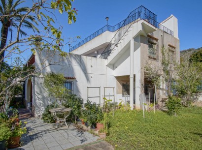 Sale - Villa -
Jávea - Centro