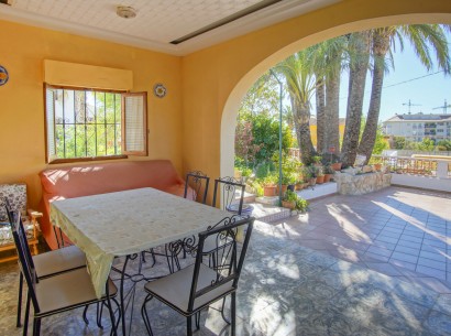 Sale - Villa -
Jávea - Centro