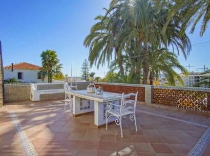 Sale - Villa -
Jávea - Centro